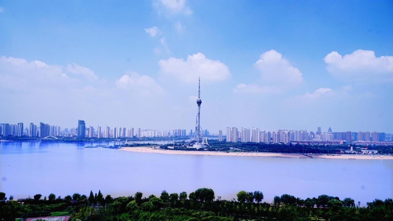 Howard Johnson Xiangyu Plaza Linyi Ліньї Екстер'єр фото