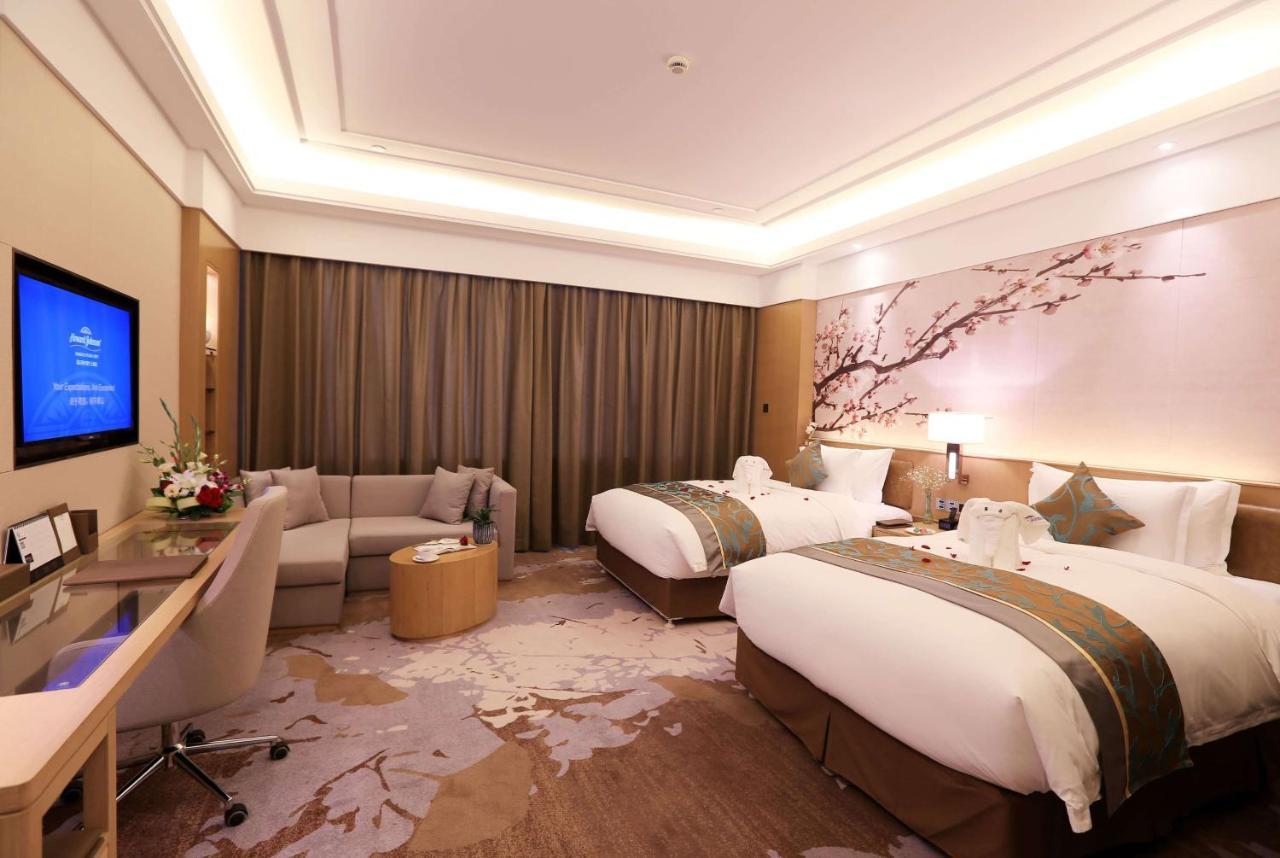 Howard Johnson Xiangyu Plaza Linyi Ліньї Екстер'єр фото