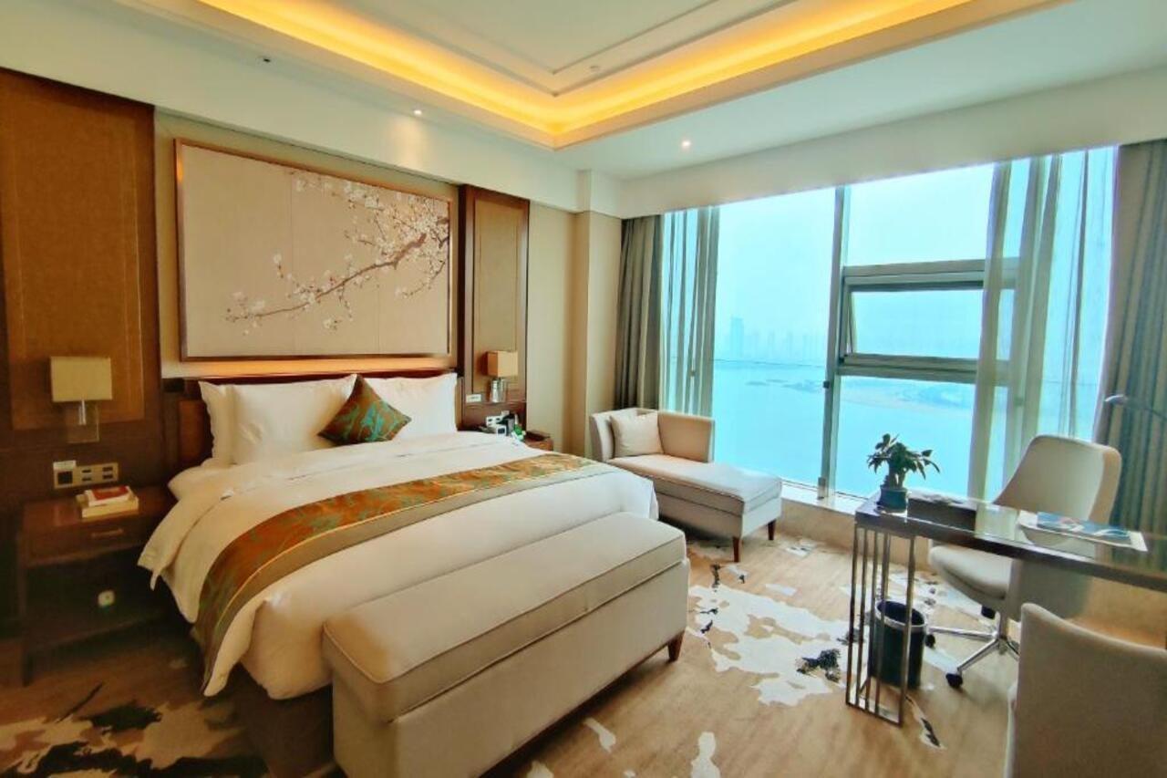 Howard Johnson Xiangyu Plaza Linyi Ліньї Екстер'єр фото