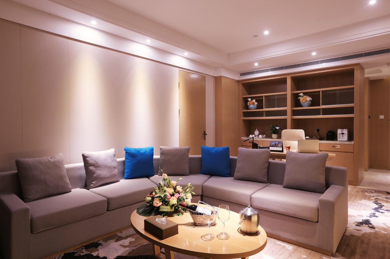Howard Johnson Xiangyu Plaza Linyi Ліньї Екстер'єр фото