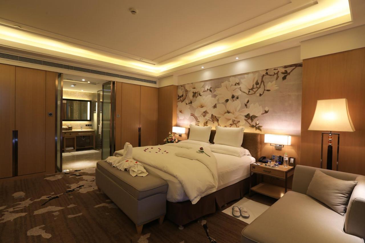 Howard Johnson Xiangyu Plaza Linyi Ліньї Екстер'єр фото