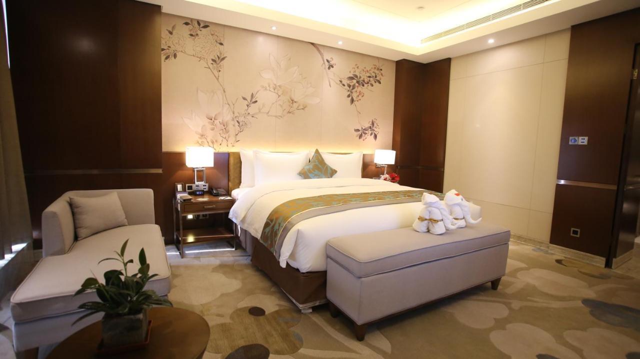 Howard Johnson Xiangyu Plaza Linyi Ліньї Екстер'єр фото