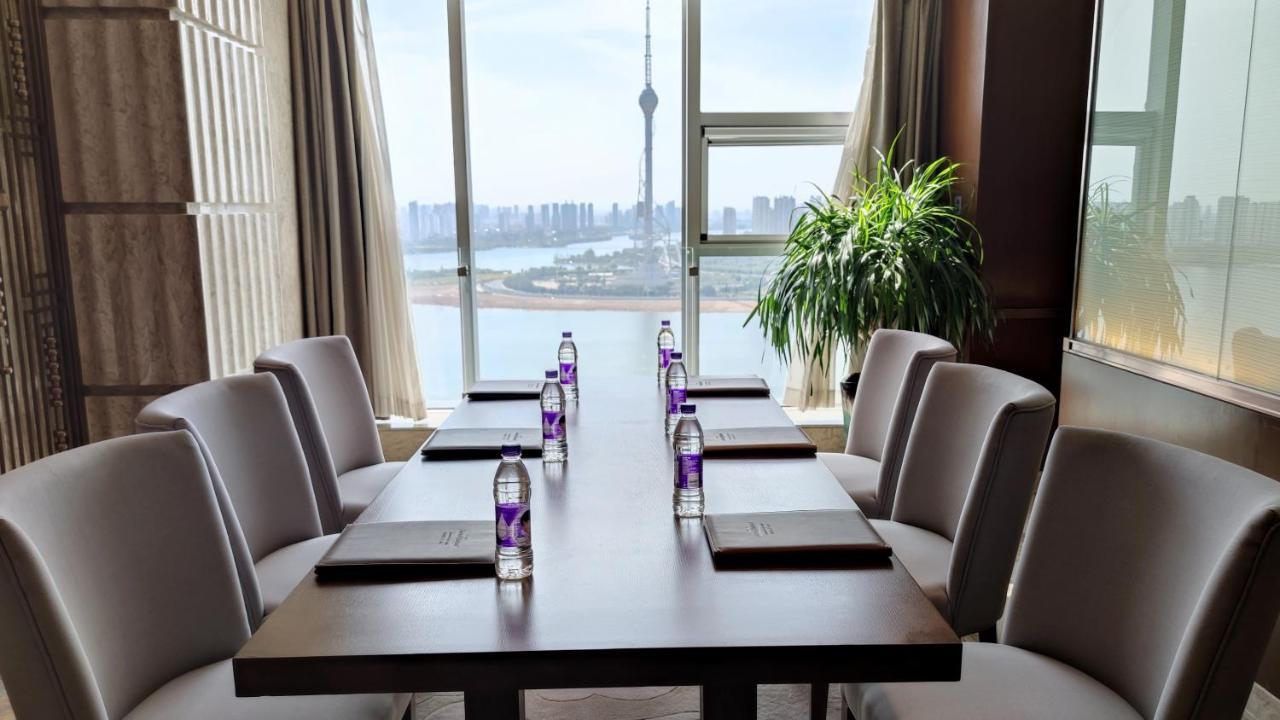 Howard Johnson Xiangyu Plaza Linyi Ліньї Екстер'єр фото